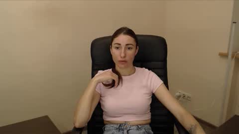 cammila horn online show from December 2025 12:33:02 PM