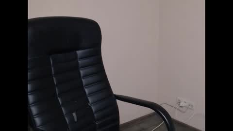 cammila horn online show from December 2025 06:11:01 AM