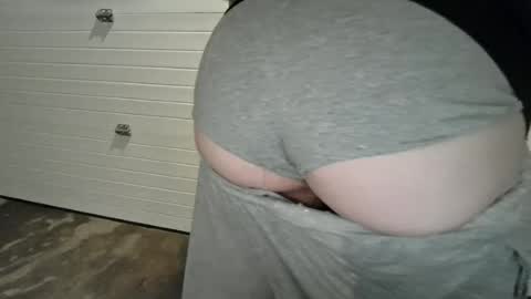 cammyman6900 online show from May 2026 10:41:02 PM