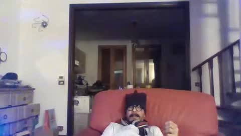 Snapshot of camomilla72 chatting on September 2025 09:33:02 AM Cristian online show from September 2025 09:33:02 AM