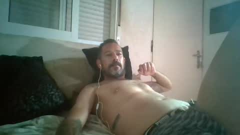 Snapshot of canary_braun chatting on October 2025 08:08:02 PM canary_braun online show from October 2025 08:08:02 PM