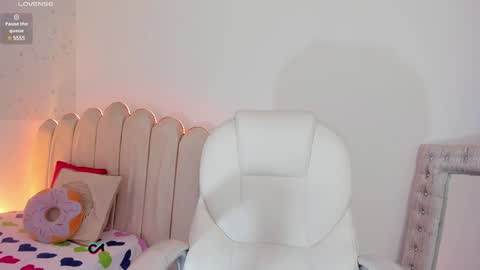 Snapshot of candase_ chatting on January 2025 09:30:02 PM Candase online show from January 2025 09:30:02 PM