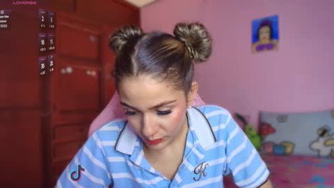 Candase online show from October 2025 11:46:01 PM