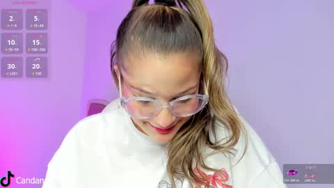 Candase online show from November 2025 11:16:02 PM