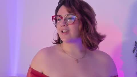 Snapshot of candelariia_ chatting on March 2025 04:44:02 PM candelariia_ online show from March 2025 04:44:02 PM