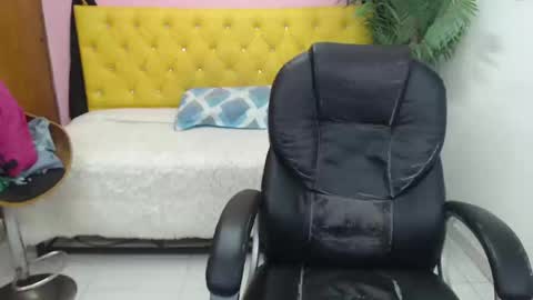 Snapshot of candiapole chatting on February 2025 03:47:01 PM Candy online show from February 2025 03:47:01 PM
