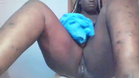 Snapshot of candie_love chatting on February 2025 03:27:01 PM Spencer online show from February 2025 03:27:01 PM