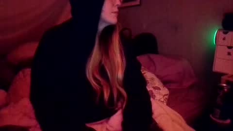 Candi online show from December 2025 09:25:01 AM