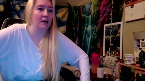 Candi online show from May 2026 05:26:01 AM
