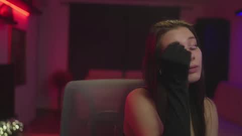 Snapshot of candy__storm chatting on November 2025 08:58:01 PM Candy Storm online show from November 2025 08:58:01 PM