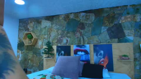 Jolie online show from November 2025 08:24:02 PM