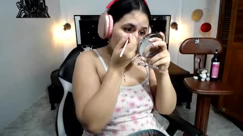 Snapshot of candy_hairy chatting on February 2025 02:27:02 AM candy online show from February 2025 02:27:02 AM