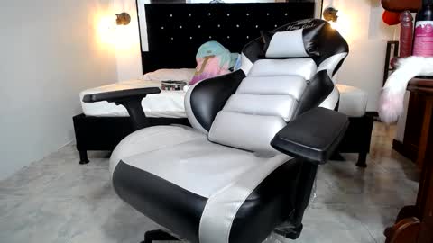 Snapshot of candy_hairy chatting on February 2025 09:41:01 AM candy online show from February 2025 09:41:01 AM