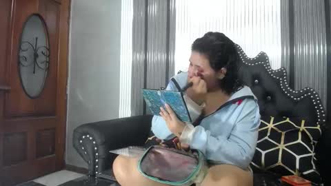 Snapshot of candy_hairy chatting on November 2025 02:47:02 AM candy online show from November 2025 02:47:02 AM