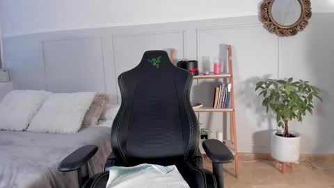 Naty online show from January 2026 07:52:01 PM