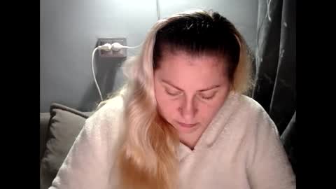 Laura online show from October 2025 03:31:01 PM