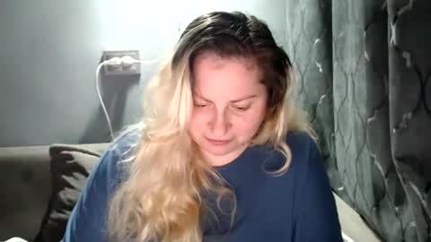 Laura online show from October 2025 10:00:02 PM