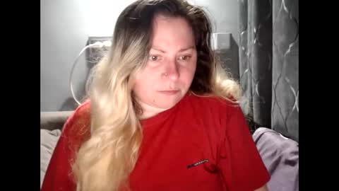 Laura online show from April 2026 08:44:02 PM