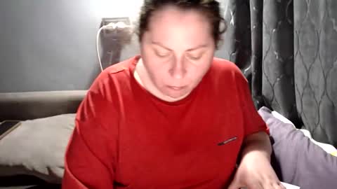 Laura online show from April 2026 07:05:01 PM