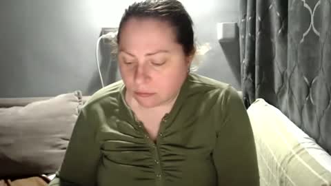 Laura online show from April 2026 06:57:02 PM