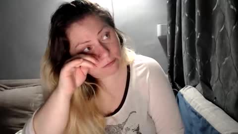 Laura online show from May 2026 06:49:01 PM