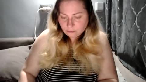 Laura online show from June 2026 09:57:02 PM