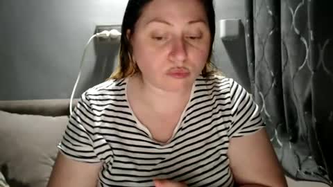 Laura online show from June 2026 07:39:02 PM