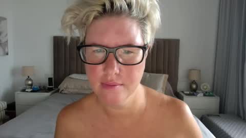 Snapshot of candycumslut69 chatting on October 2025 07:39:01 AM Candycumslut69 online show from October 2025 07:39:01 AM