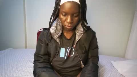 candycurly_ online show from October 2025 02:47:02 PM