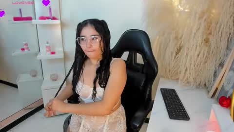 Snapshot of candyjoness_ chatting on September 2025 12:18:02 PM Candy online show from September 2025 12:18:02 PM