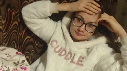 Snapshot of candylady13 chatting on March 2025 05:25:01 PM say meow and send tips online show from March 2025 05:25:01 PM
