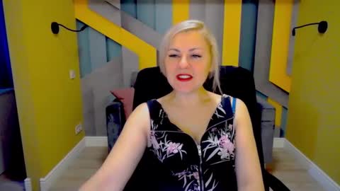 Snapshot of candylons chatting on December 2024 06:26:01 AM CandyLons online show from December 2024 06:26:01 AM