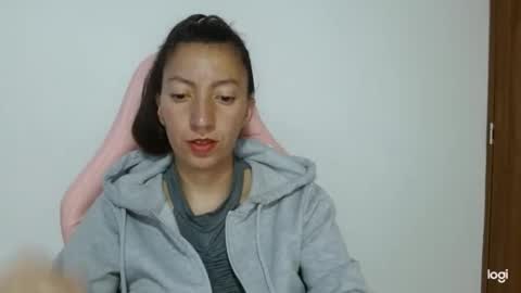 Snapshot of candymilfff chatting on November 2025 07:16:02 PM candymilfff online show from November 2025 07:16:02 PM