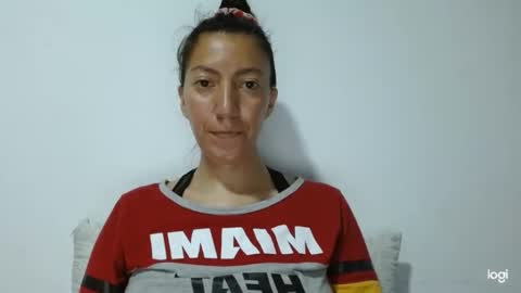 Snapshot of candymilfff chatting on November 2025 09:35:01 PM candymilfff online show from November 2025 09:35:01 PM