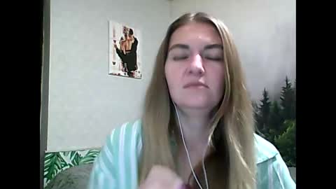 Snapshot of candyolime chatting on September 2025 08:23:01 PM Daisy online show from September 2025 08:23:01 PM