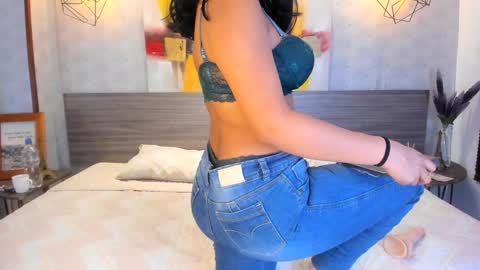 Snapshot of candys_victoria chatting on February 2025 05:03:02 AM Candys Victoria online show from February 2025 05:03:02 AM