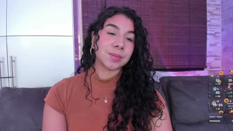 Snapshot of candyy_bella chatting on February 2025 06:40:02 PM Isabella online show from February 2025 06:40:02 PM