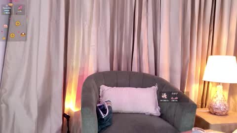 Snapshot of candyy_bella chatting on February 2026 01:20:01 PM Isabella online show from February 2026 01:20:01 PM