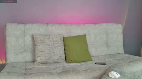 Isabella online show from April 2026 01:28:01 PM