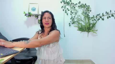 canelaa___ online show from October 2025 02:36:01 PM