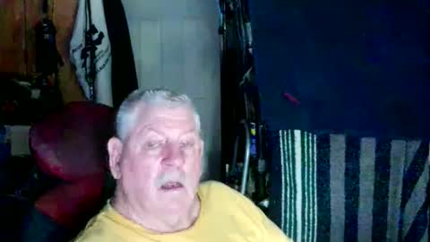 canoelicker69 online show from October 2025 05:26:02 PM