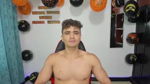 Snapshot of capitan_jones007 chatting on October 2025 01:30:01 PM jones online show from October 2025 01:30:01 PM