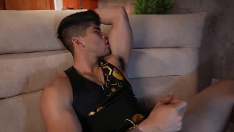 Snapshot of capizzi_ chatting on October 2025 07:33:02 PM David Capizzi online show from October 2025 07:33:02 PM