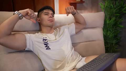 Snapshot of capizzi_ chatting on October 2025 06:35:02 AM David Capizzi online show from October 2025 06:35:02 AM