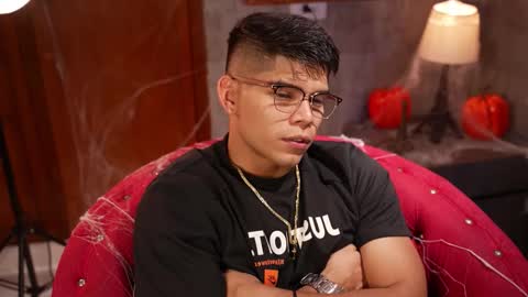 Snapshot of capizzi_ chatting on October 2025 05:00:02 AM David Capizzi online show from October 2025 05:00:02 AM