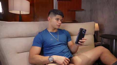 Snapshot of capizzi_ chatting on January 2026 01:41:01 AM David Capizzi online show from January 2026 01:41:01 AM