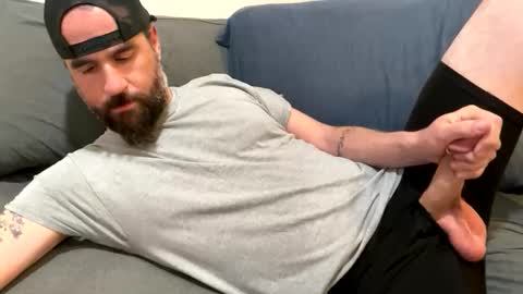 Snapshot of captnblackbeard chatting on April 2026 01:17:02 AM captnblackbeard online show from April 2026 01:17:02 AM