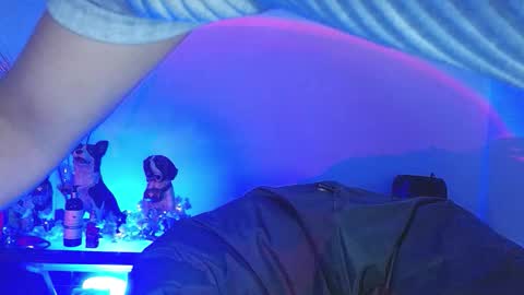 Amy online show from October 2025 04:09:01 AM