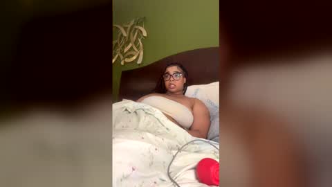caramel_cremes15 online show from May 2026 03:56:01 AM