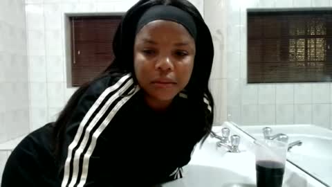 fifi online show from June 2026 07:03:02 PM